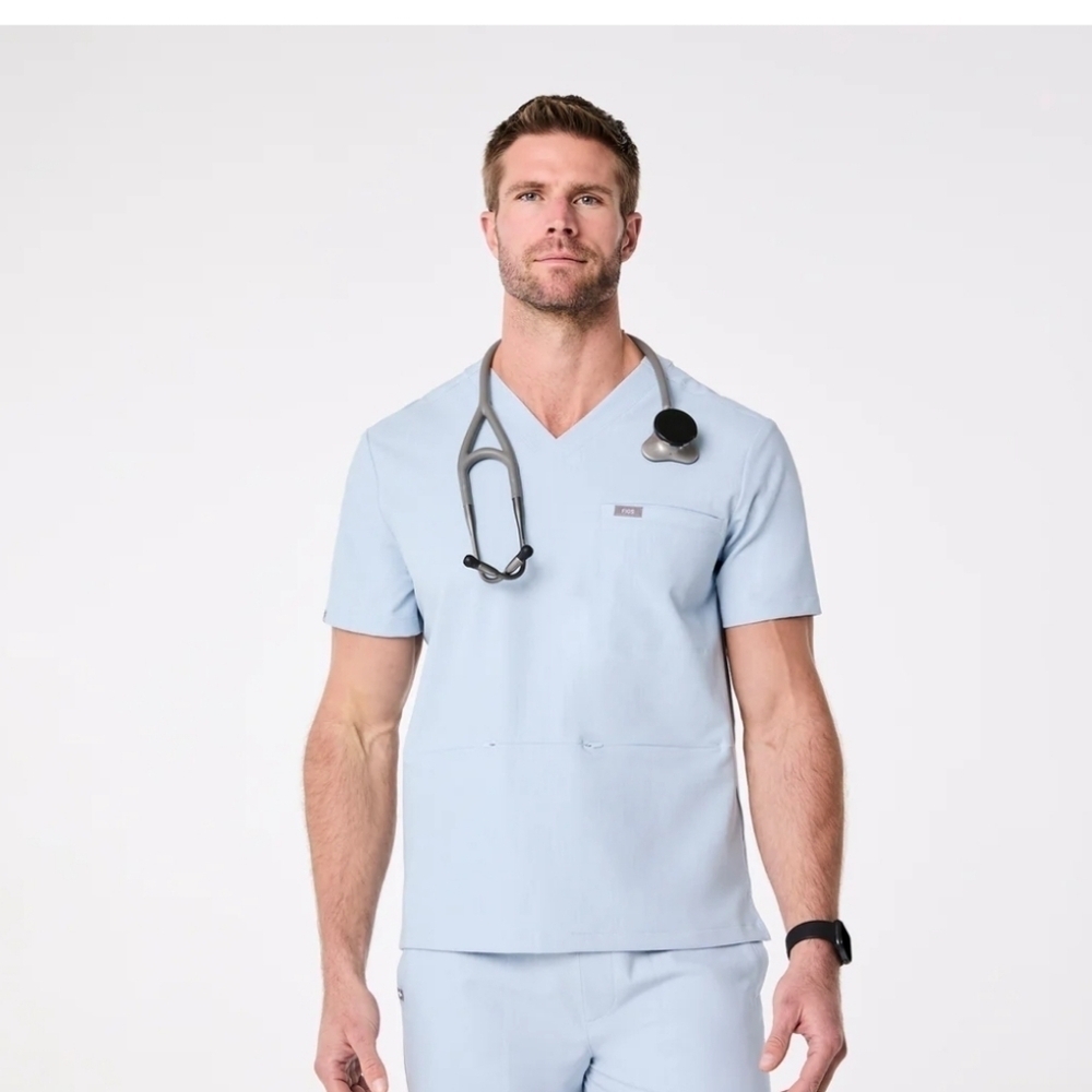 Figs Mens Light Blue Chisec Three-Pocket Comfortable Medical Scrub Top M